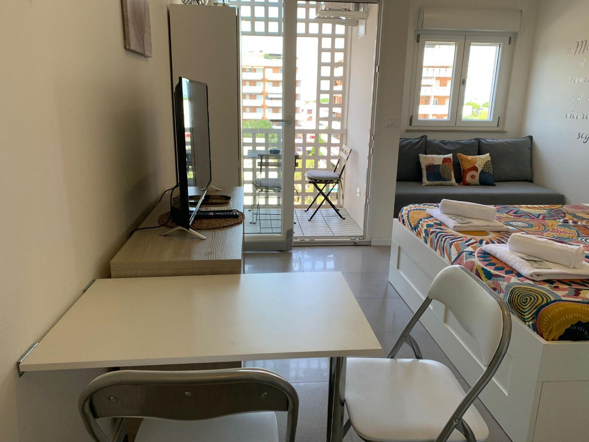 Monolocale Con Terrazza E Cucina Appartement Lignano Sabbiadoro Buitenkant foto